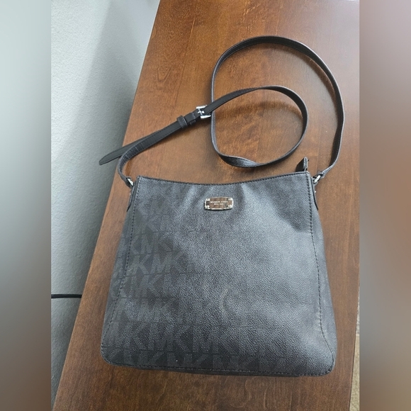 MICHAEL KORS Signature  Jet Set Travel Messenger Crossbody Folio Bag Rare - Picture 8 of 15